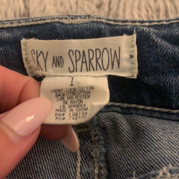 Sky and Sparrow Low Rise Ankle Fray Ripped Jeans - Size 1 - Picture 2 of 6